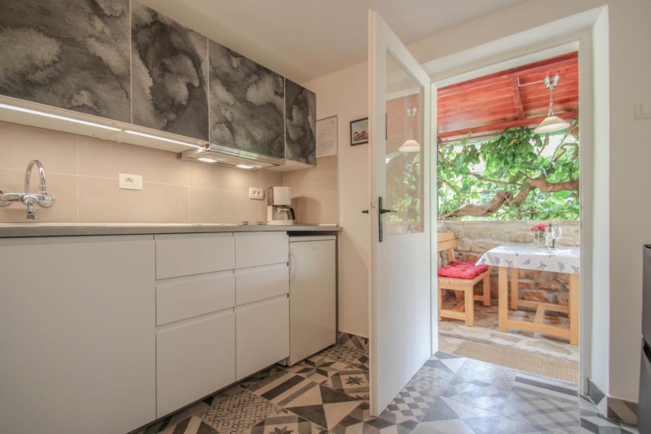 Carla Guest House Novigrad  Bagian luar foto