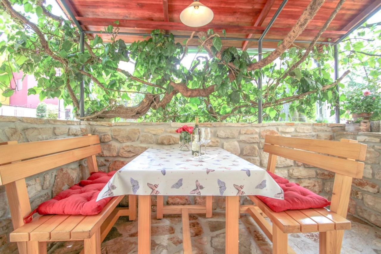 Carla Guest House Novigrad  Bagian luar foto