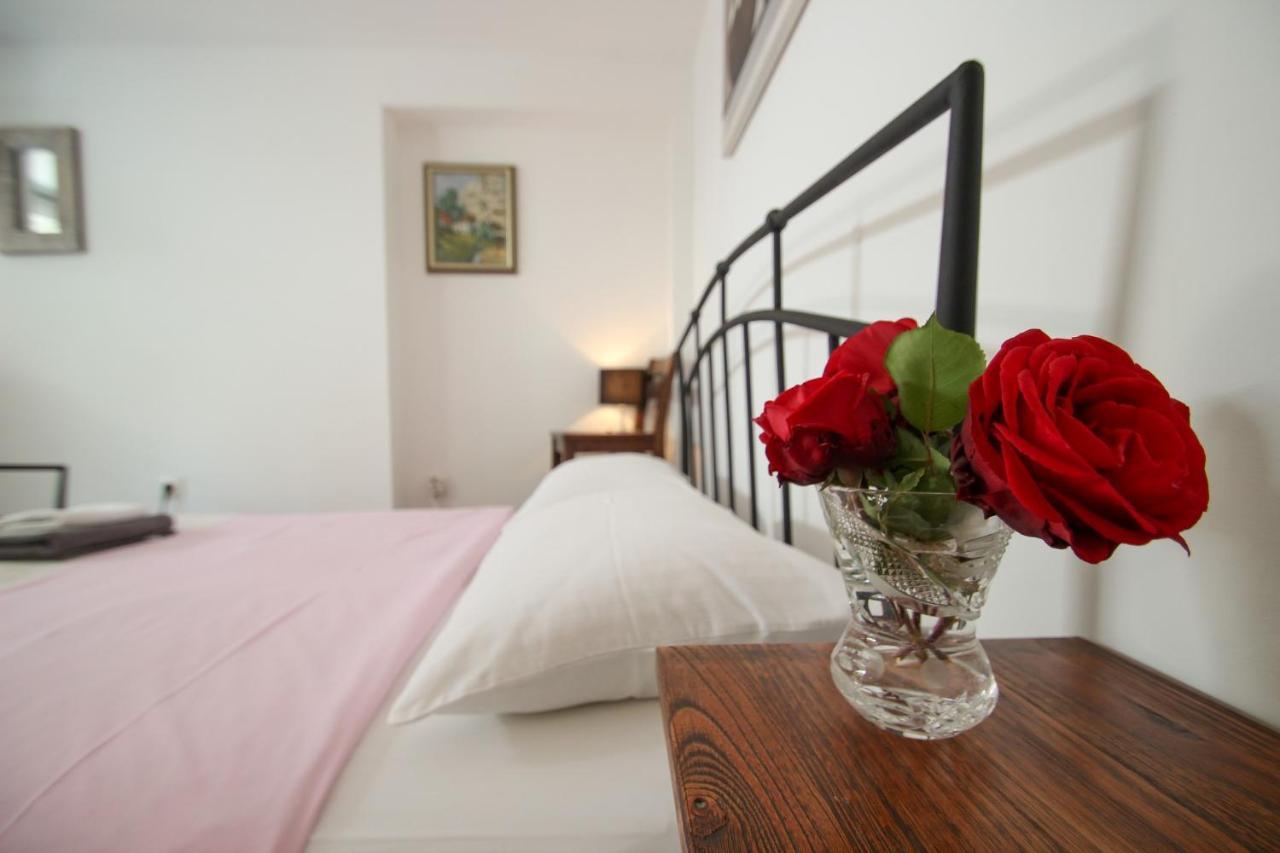 Carla Guest House Novigrad  Bagian luar foto