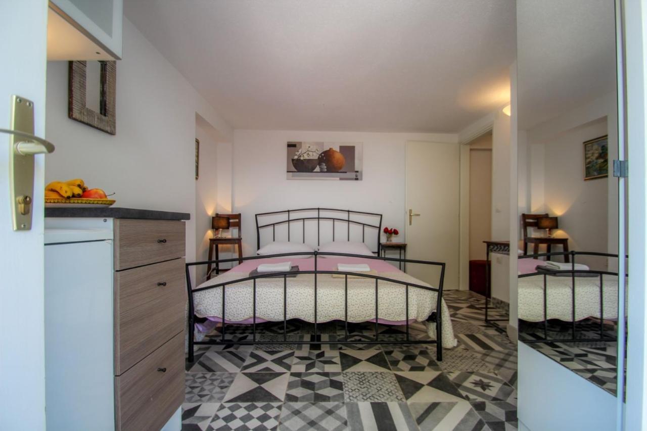 Carla Guest House Novigrad  Bagian luar foto